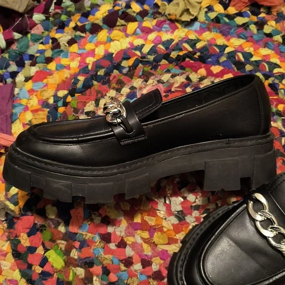 Black Loafers with Silver Chain - Picture 2 of 3